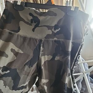 New York & Company Soho Street Camouflage Leggings